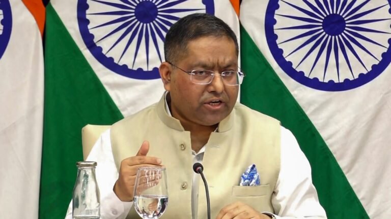 PAK को बड़ा झटका! रद्द हुए पाकिस्तानी नागरिकों के वीजा, जानें कब तक छोड़ना होगा भारत