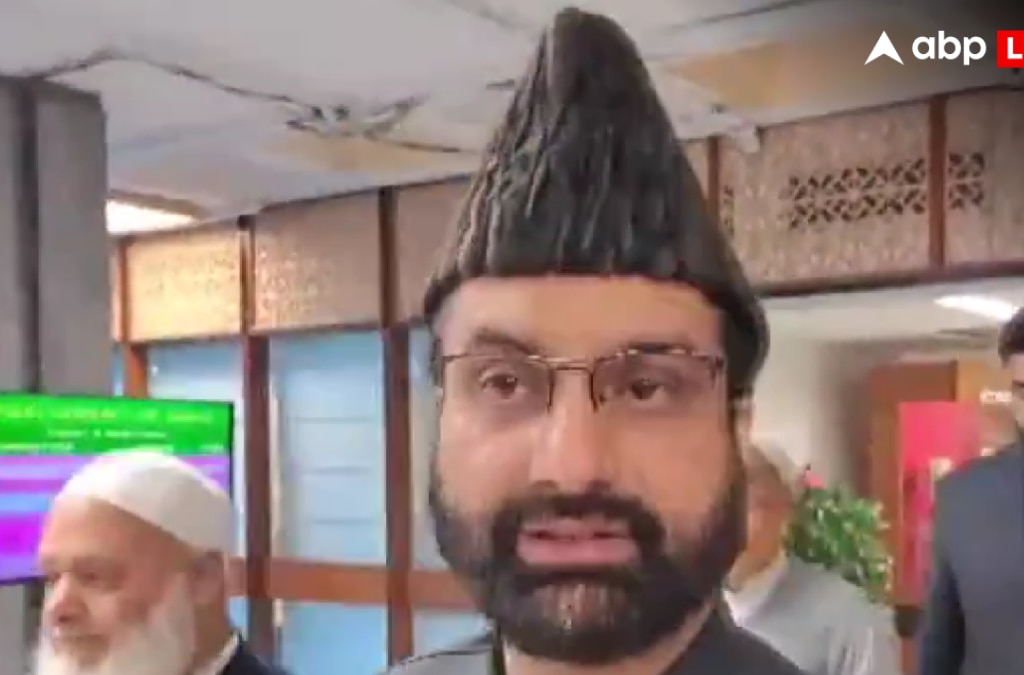 पहलगाम-हमले-को-लेकर-मीरवाइज-उमर-फारूक-बोले-‘दो-कश्मीरियों-को-फर्जी-मुठभेड़-में-मार-डाला’