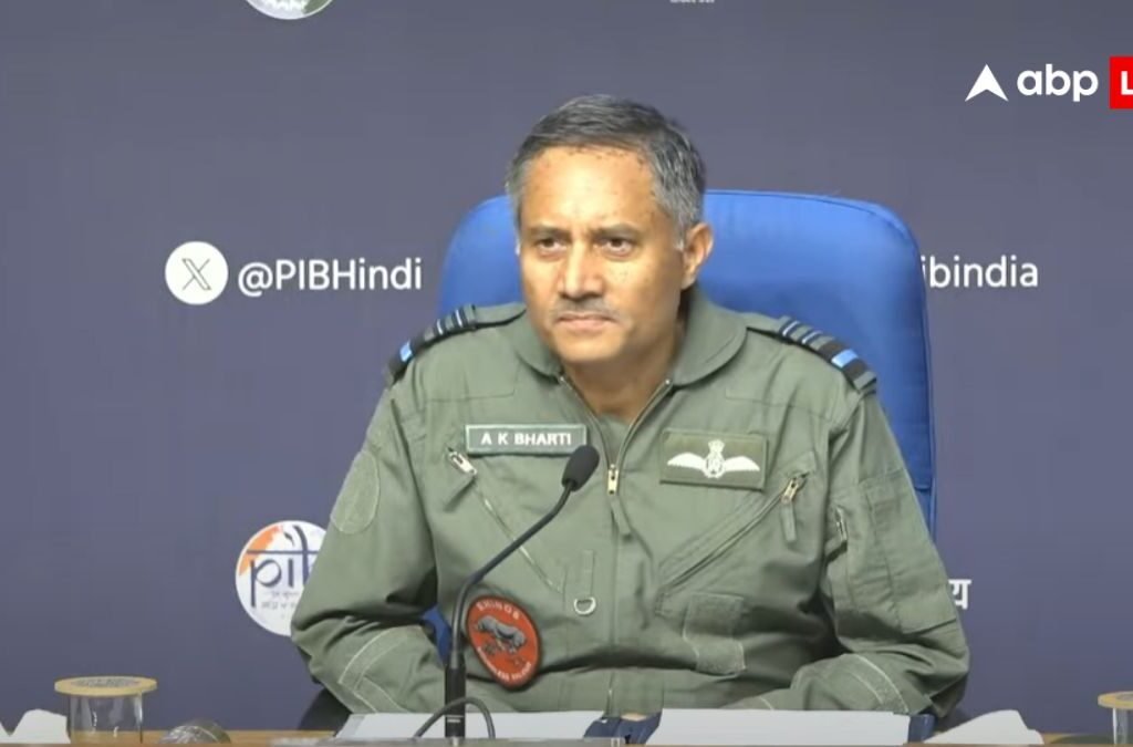 ऑपरेशन-सिंदूर-के-दौरान-pak-आर्मी-ने-भारत-के-राफेल-को-बनाया-निशाना?-जानें-भारतीय-सेना-ने-क्या-बताया